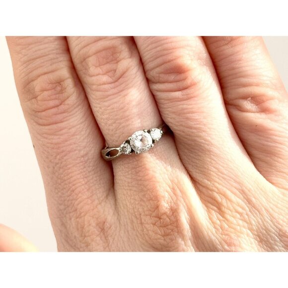 Tripe Stone Round Cut Cubic Zirconia Ring Split Shank Ring - sz 9 - Picture 10 of 10